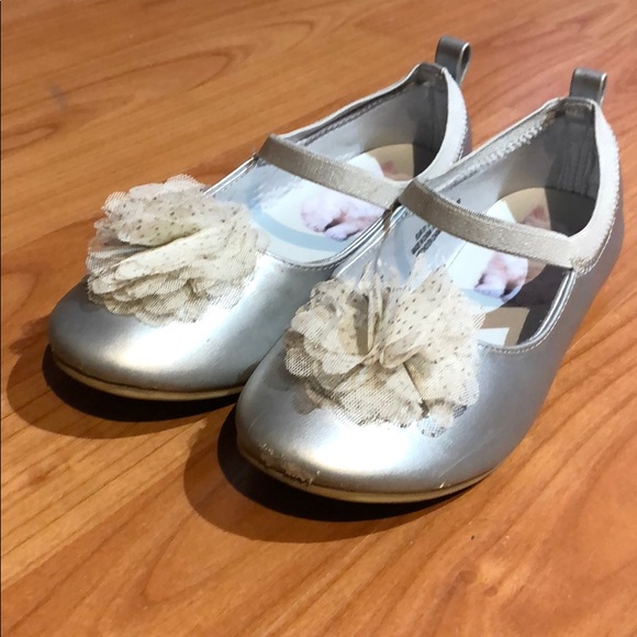Cat & Jack Cute Silver girl US13 Dress shoes - Picture 5 of 6